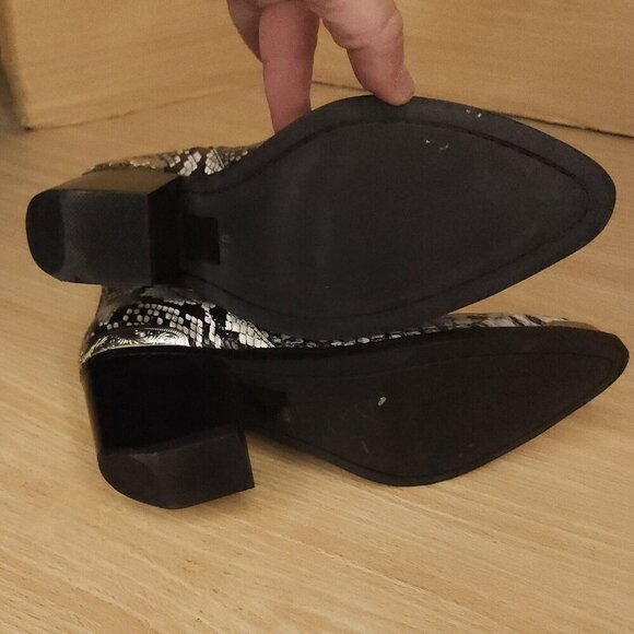 Jeffrey Campbel Cromwell White Snake Print Ankle Boots 6 1/2 - Picture 6 of 8